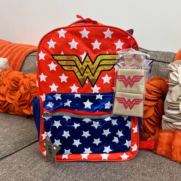 ❣️🆕Accessory Innovations DC Comics Wonder Woman Backpack❣️ - Picture 1 of 12